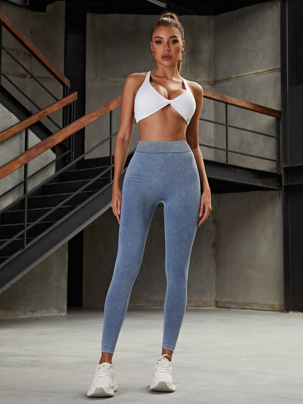 Denim Tracksuit mit tiefem V-Rücken, Scrunch-Po und überkreuzten Trägern