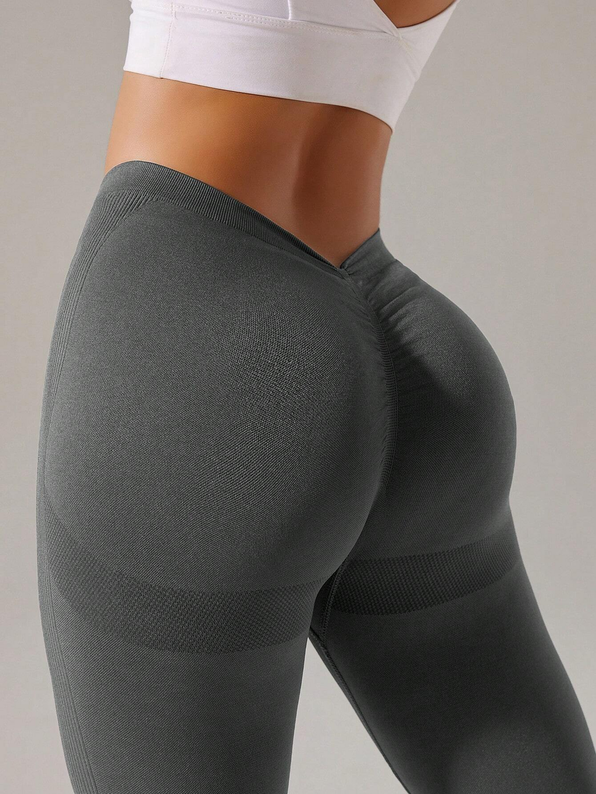 Unique Deep V Back Scrunch Bum Leggings