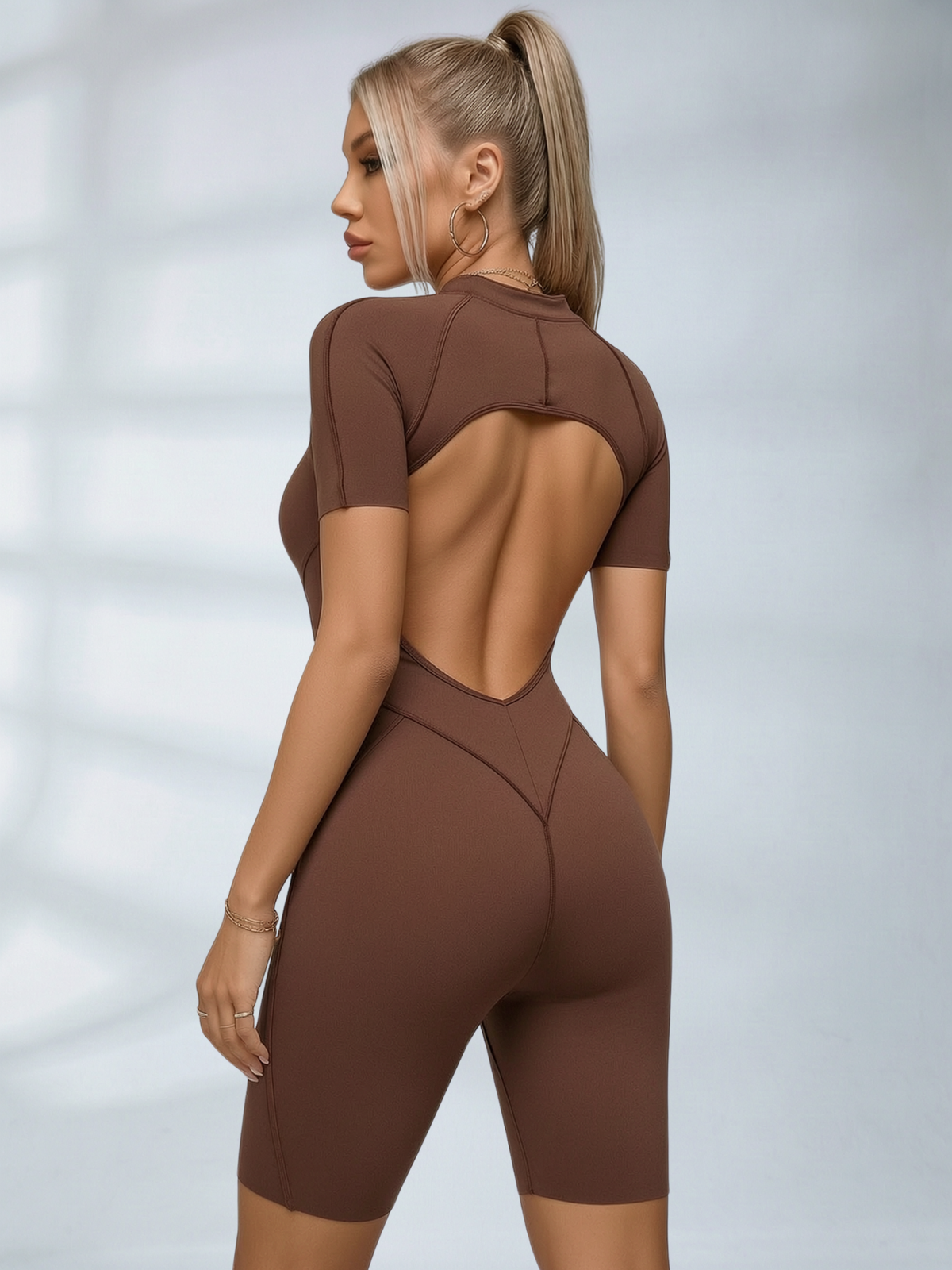 Sexy rückenfreier Scrunch-Po-Jumpsuit mit Reißverschluss