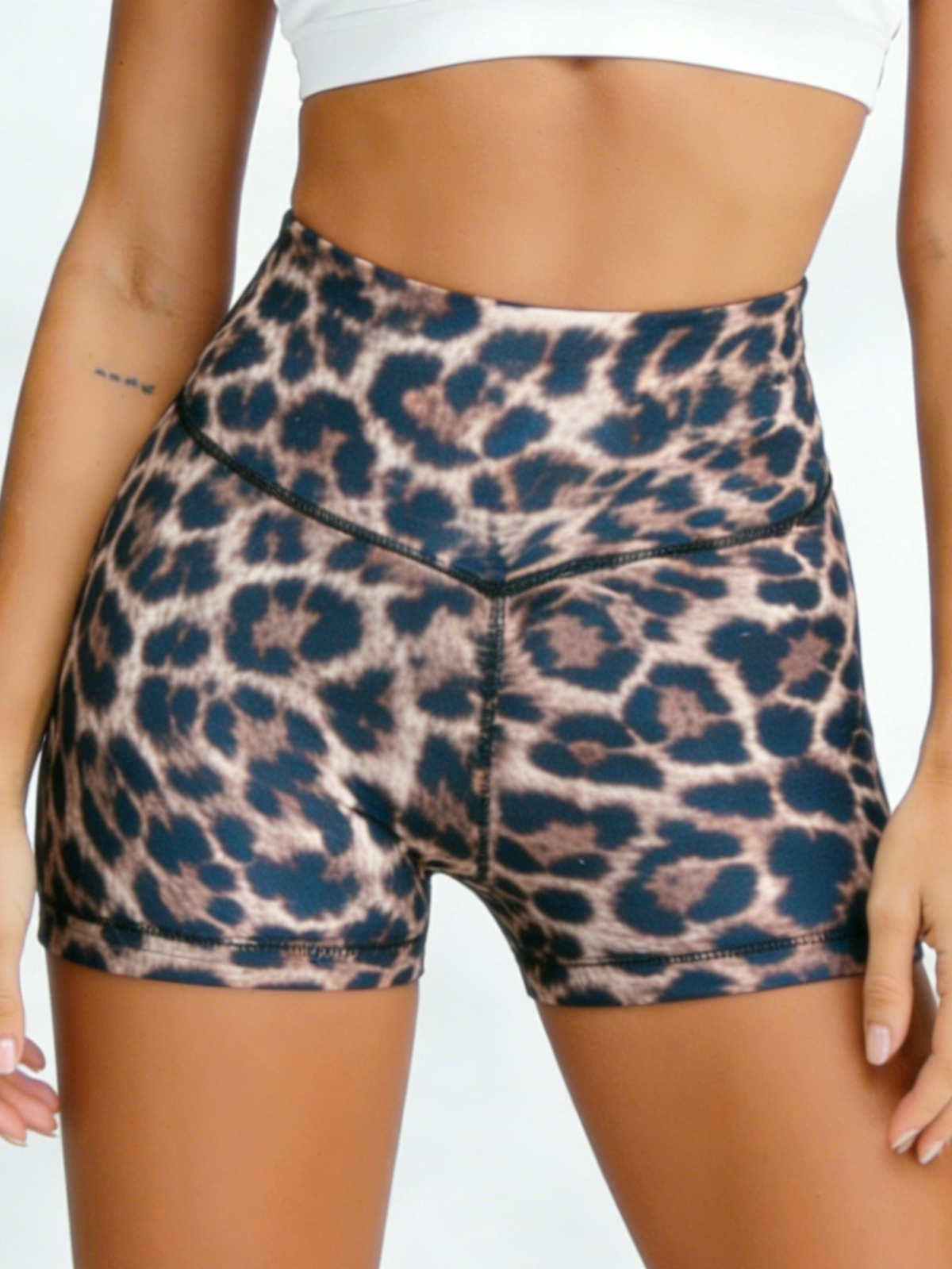 Leopard tiefer V-Rücken Scrunch Butt kurzer Anzug