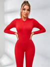 Rückenfreier Jumpsuit mit Reißverschluss und gerafftem Po