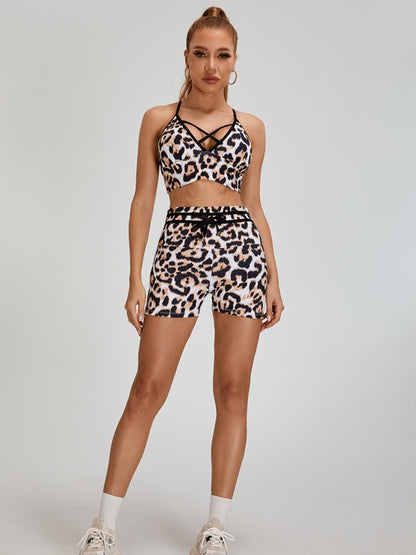 Leopard-Print Racerback-Short-Trainingsanzug mit Scrunch-Butt-Effekt