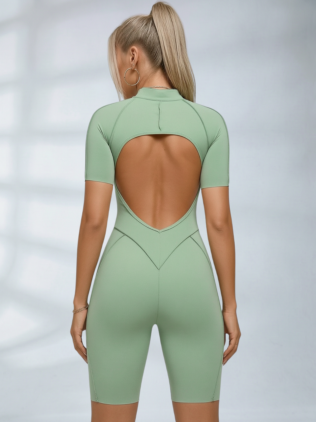 Sexy rückenfreier Scrunch-Po-Jumpsuit mit Reißverschluss
