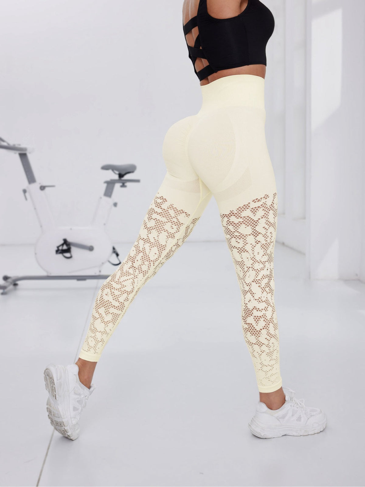Seamless High-Waist Sculpting Leggings with Perforated Detail