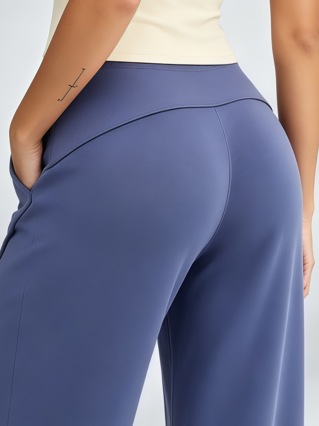 Halter‑Neck Crop Top & High‑Waisted Pocketed Wide‑Leg Pants Set