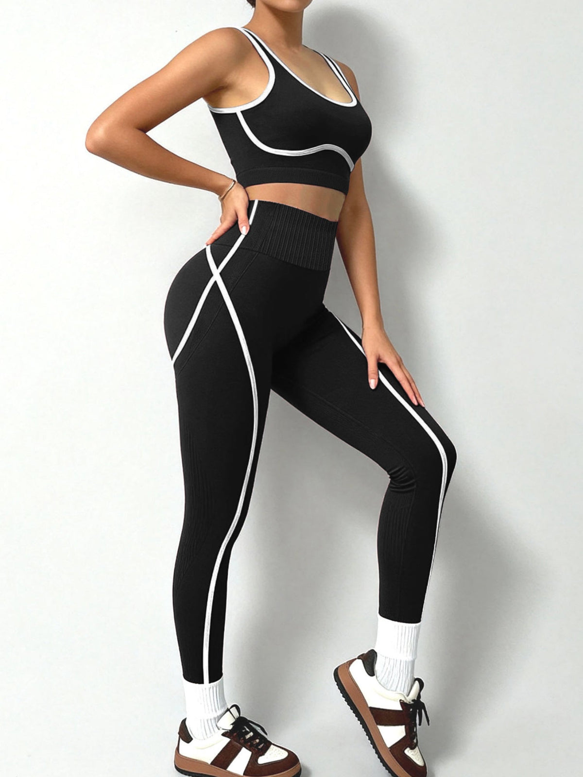 Seamless Contrast Trim 2 Piece Yoga Outfit