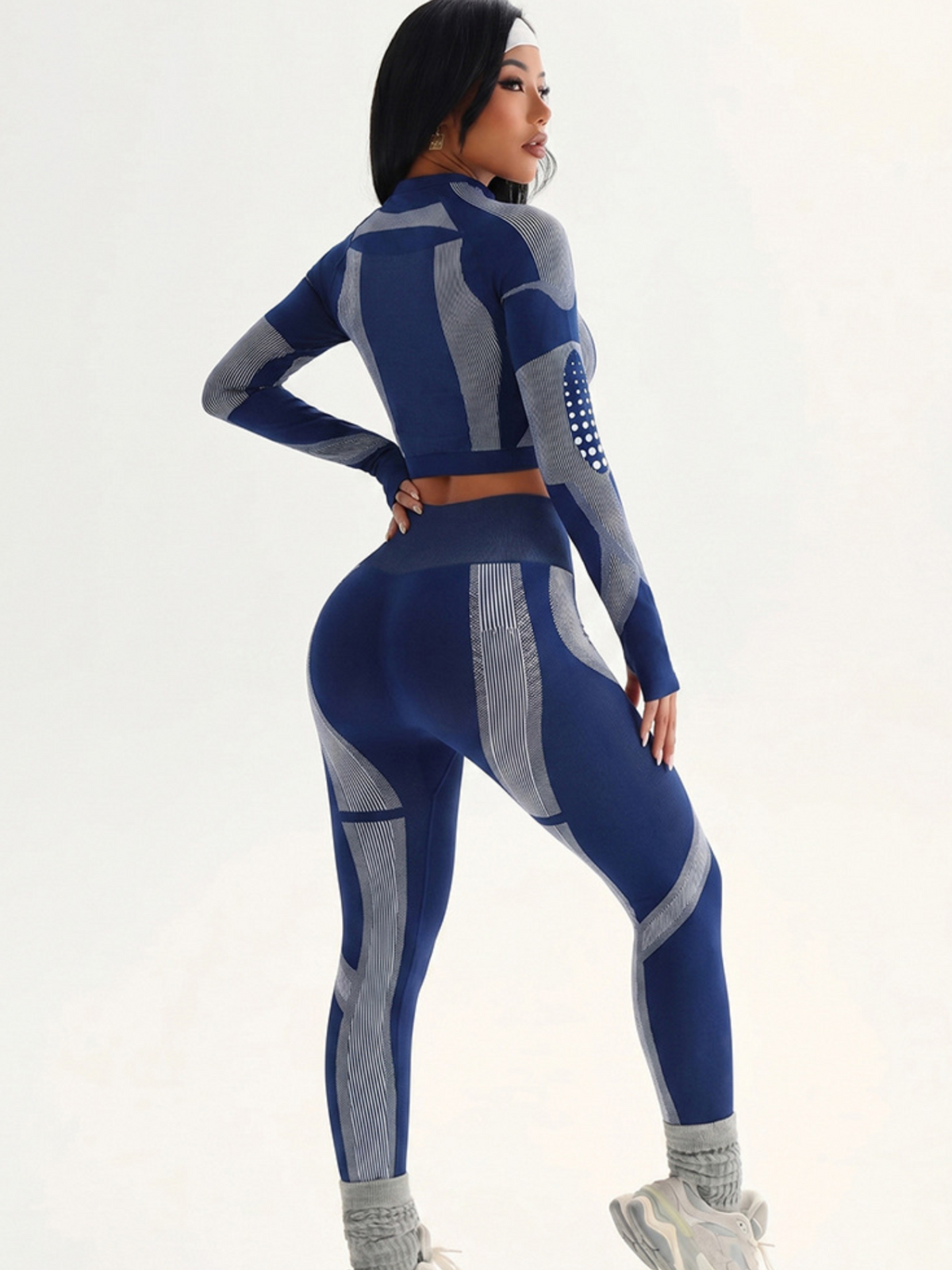Sculpting Patterned Activewear Crop Top & Leggings Set