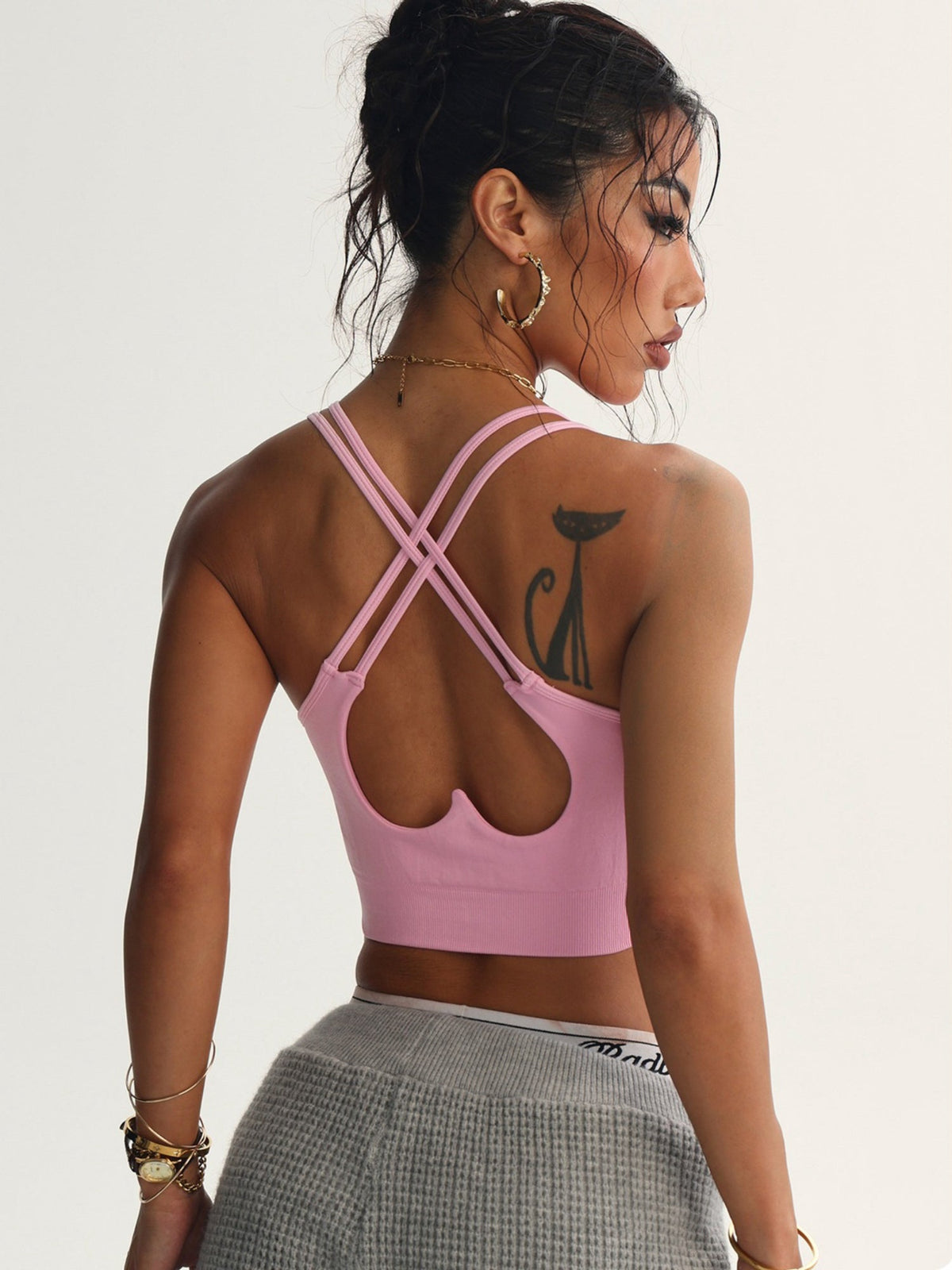Women's Seamless Criss-Cross Back Sports Bra with Heart Cutout
