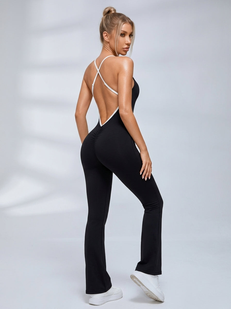 Jumpsuit mit überkreuzten Rückenbändern und ausgestelltem Bein