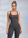 Jumpsuit mit überkreuztem Rückenausschnitt und Scrunch-Po