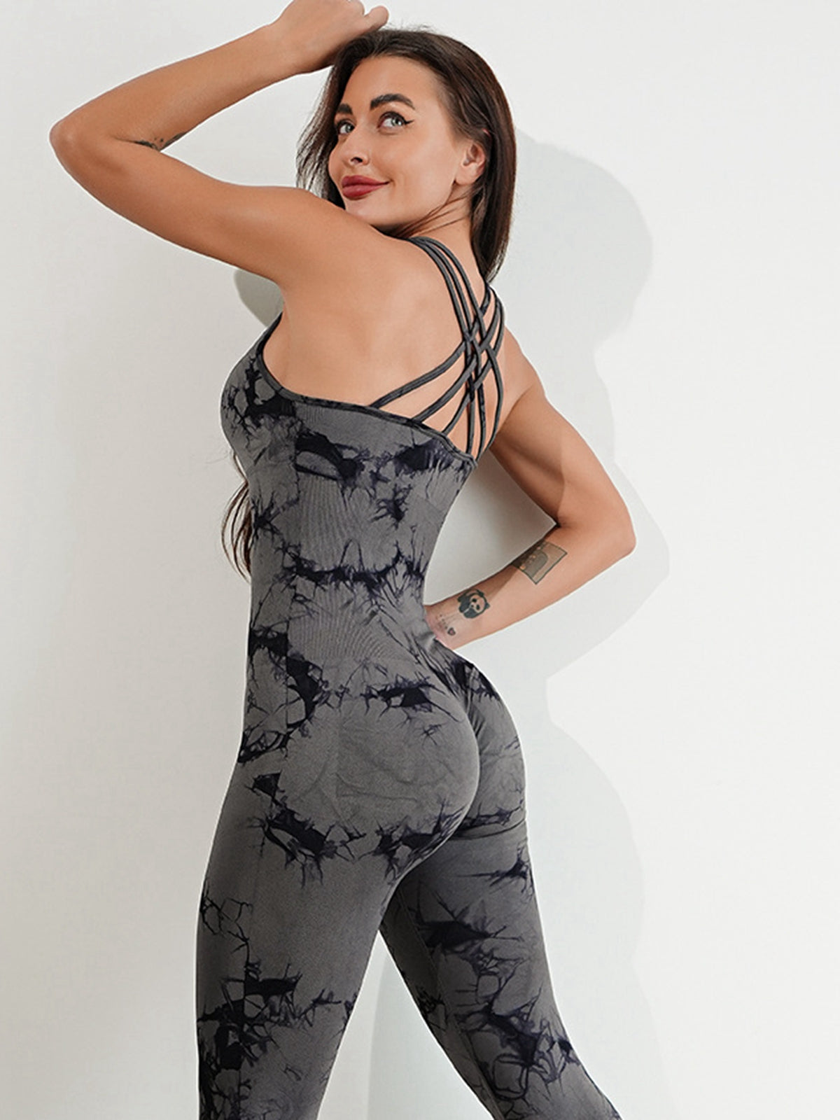 Heißer Batik-Overall mit überkreuzten Trägern